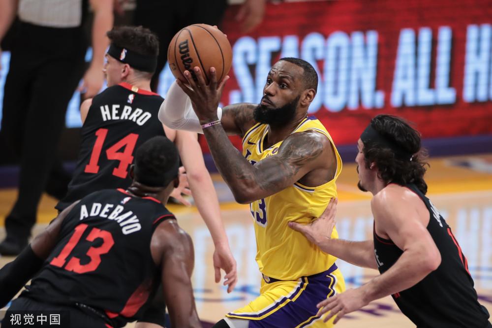 相比之下 相比之下